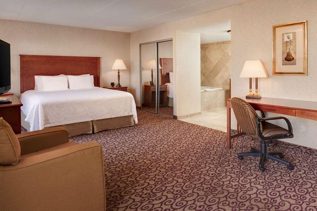 Hampton Inn Dubuque Room photo