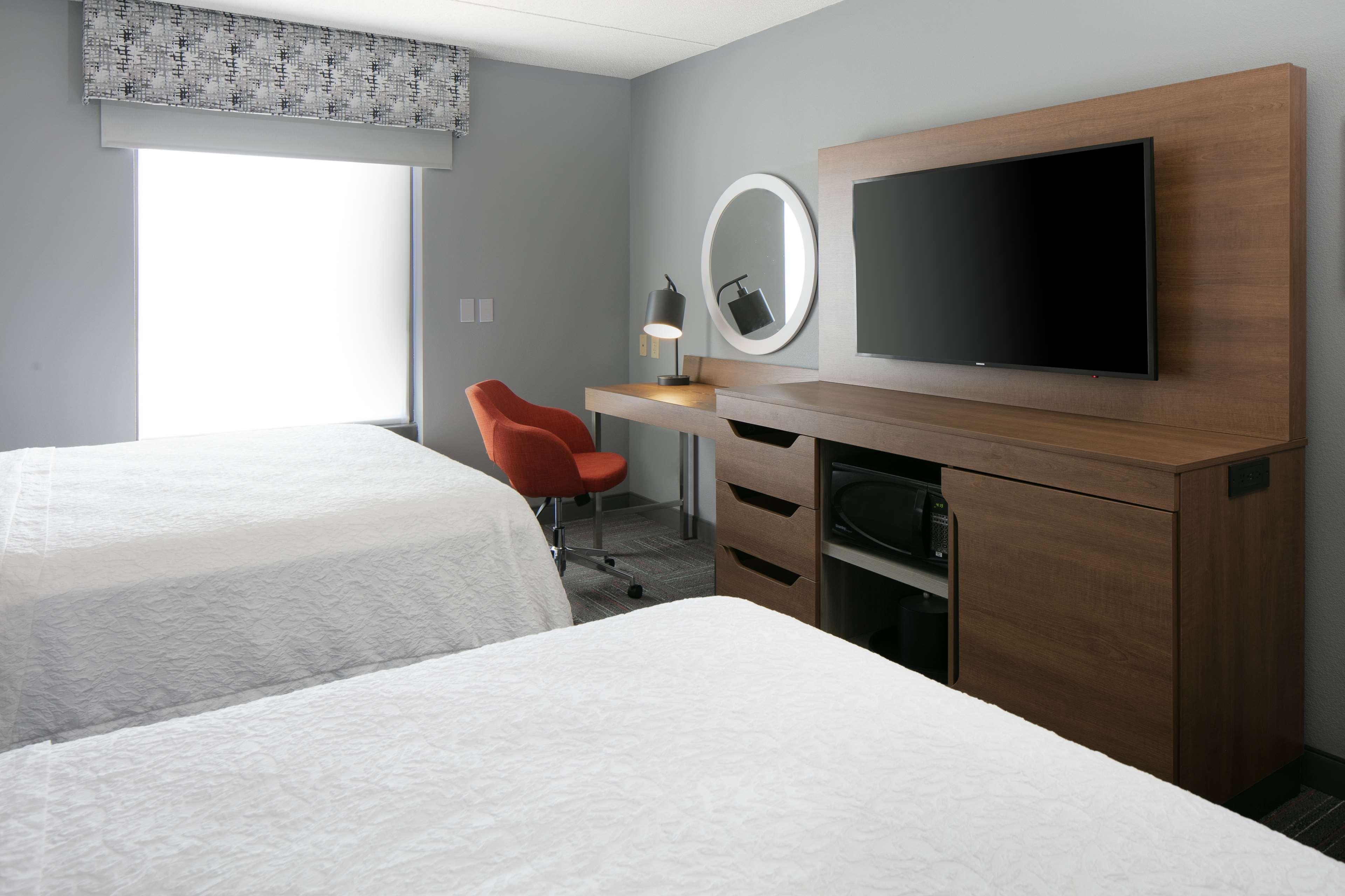 Hampton Inn Dubuque Exterior photo