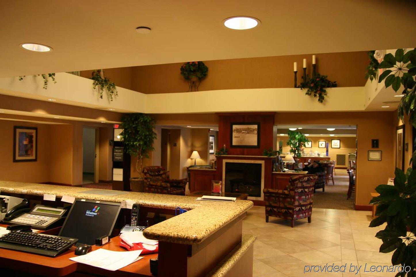 Hampton Inn Dubuque Interior photo