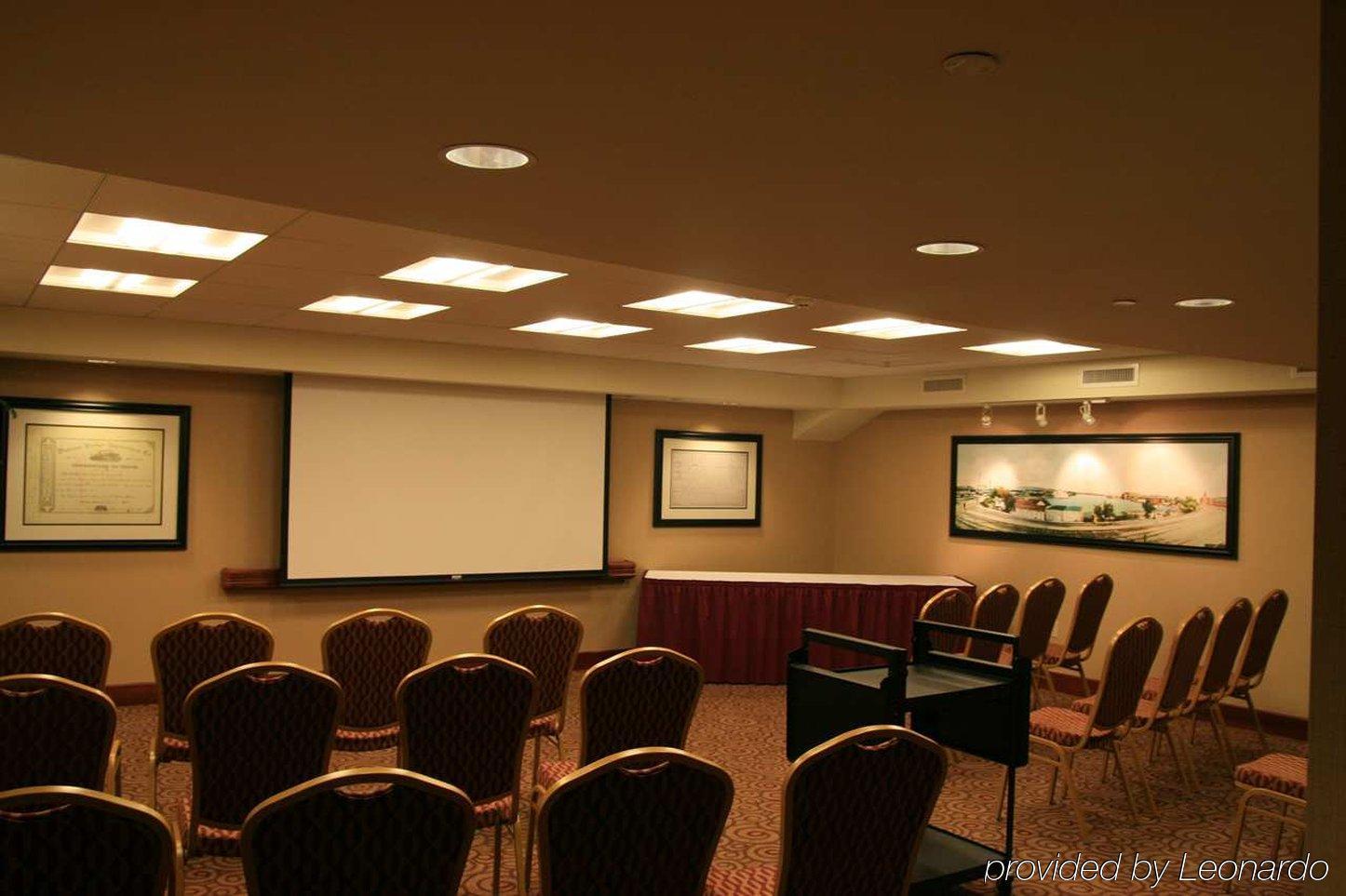Hampton Inn Dubuque Business photo