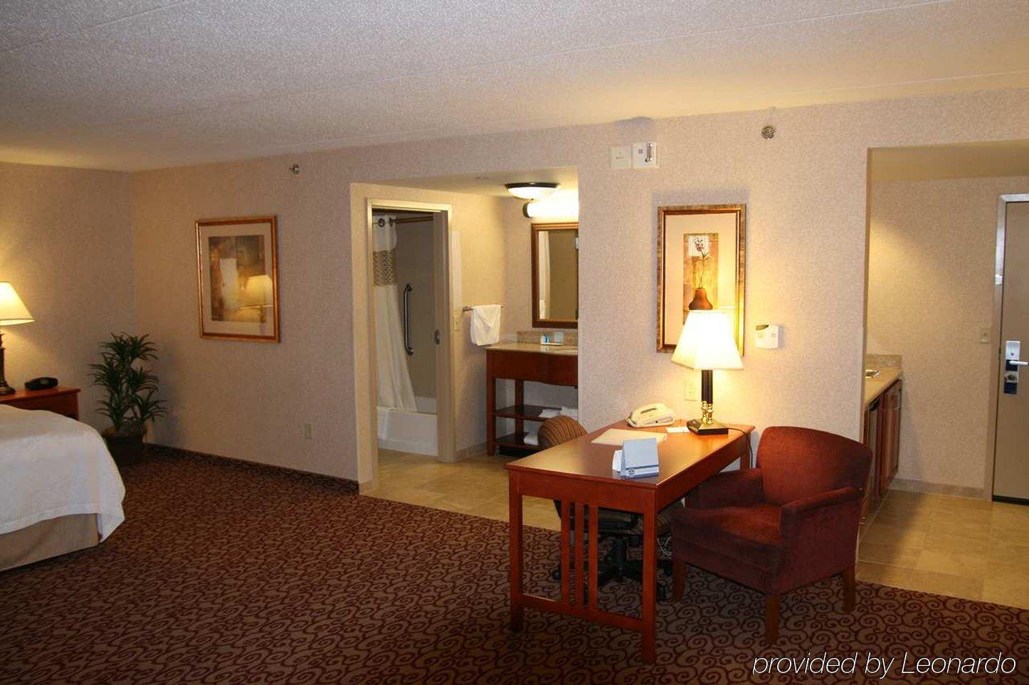 Hampton Inn Dubuque Room photo