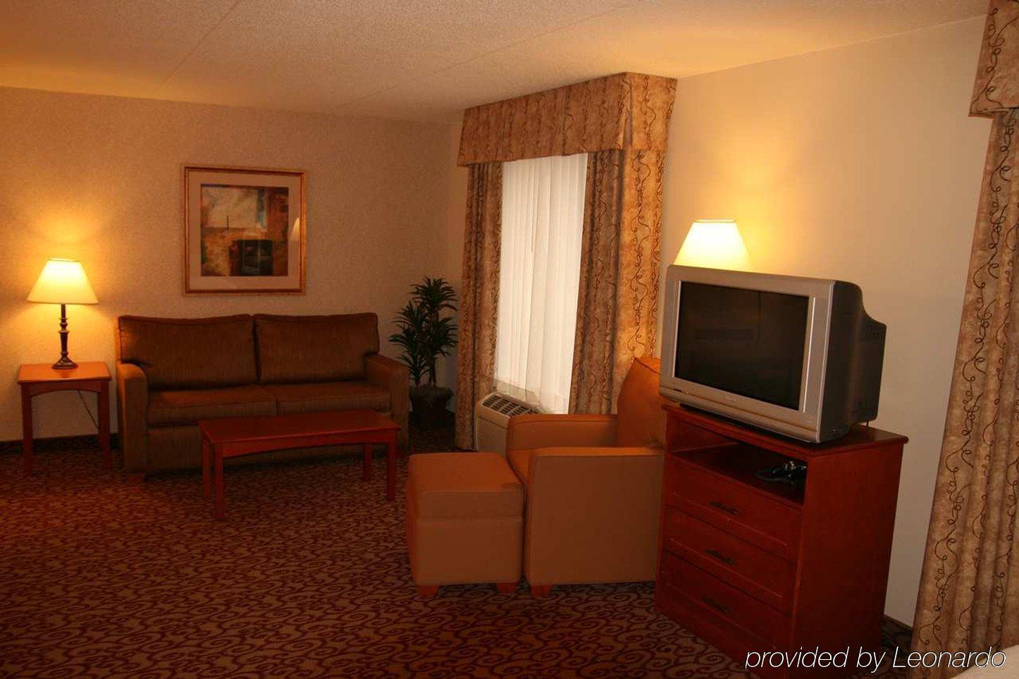 Hampton Inn Dubuque Room photo