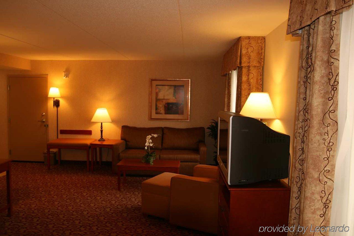 Hampton Inn Dubuque Room photo