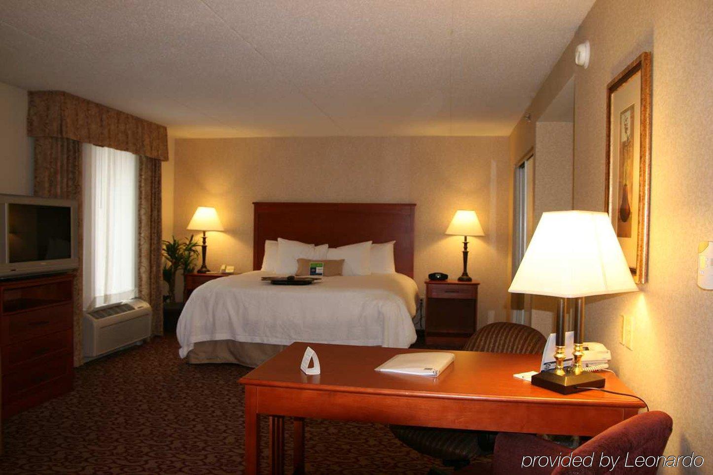 Hampton Inn Dubuque Room photo