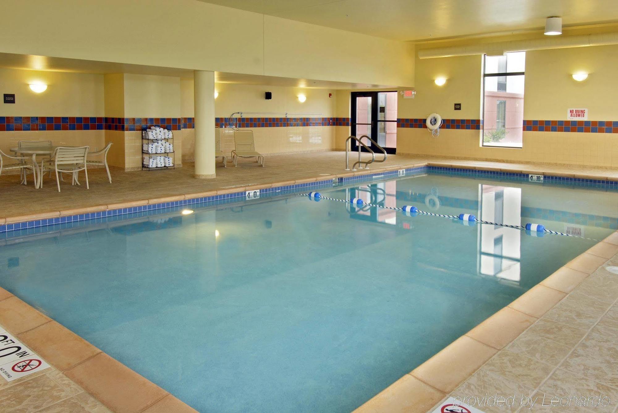 Hampton Inn Dubuque Facilities photo